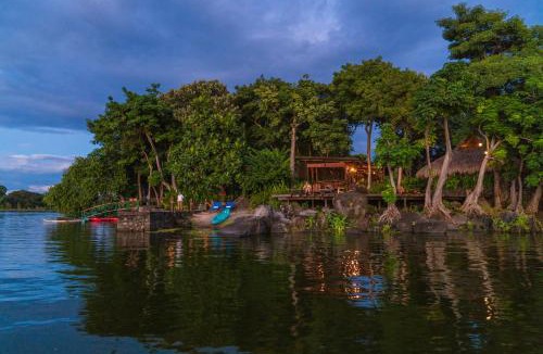 Granada Cabin | Jicaro Island Lodge Member of the Cayuga Collection