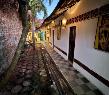 Leon House | Laborio Guest House