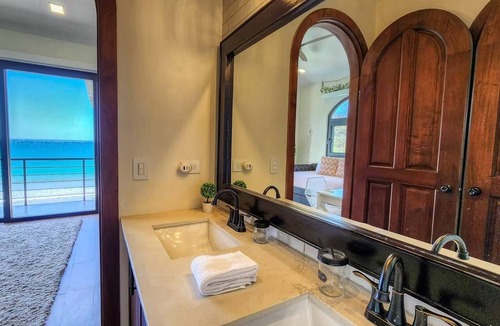 San Juan del Sur House | Luxury Beachfront Villa: Pool/Gym/WIFI