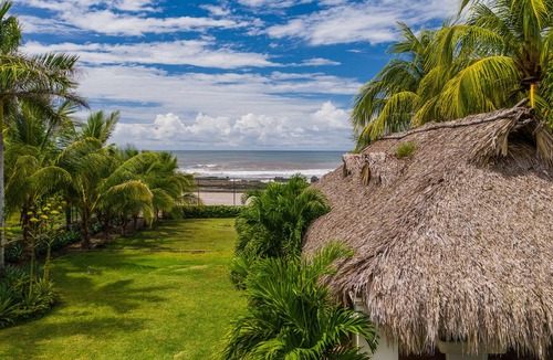Pochomil House | Luxury Beachfront Villa, Pool, Staff, 7 Bedrooms!