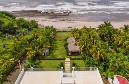 Pochomil House | Luxury Beachfront Villa, Pool, Staff, 7 Bedrooms!