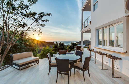 Granada House | Luxury Villa | Infinity Pool. Pacific Oceanview