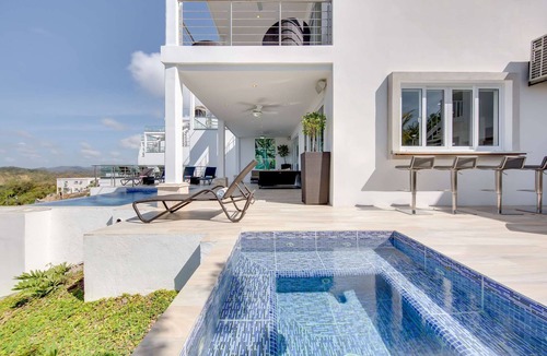 Granada House | Luxury Villa | Infinity Pool. Pacific Oceanview