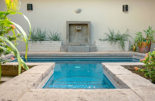 Granada House | Miskitu House, Colonial Oasis Private Pool & Courtyard Heart of Granada
