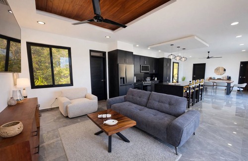 Paradise Bay House | Modern Ocean View Home with Infinity Pool - 1 Min to Town