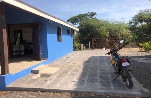 Leon House | Surf, Sun & Serenity – 2BR Beachfront Home at Playa Tesoro