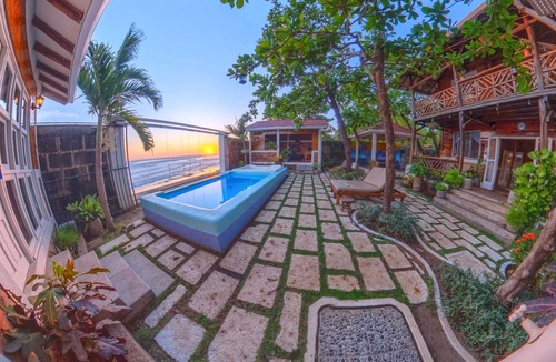 Pochomil House | Ocean Front Private Casita w Pool & AC Sleeps 4