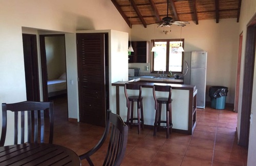 Leon House | Oceanfront Escape: 2BR Bungalow on Nicaragua’s Treasure Beach