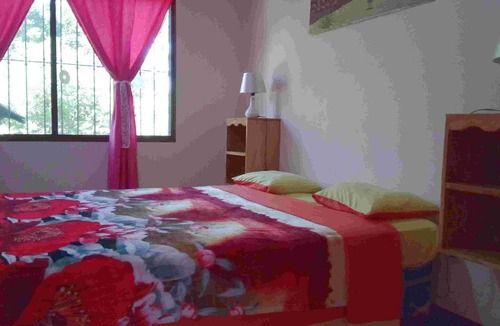 Jinotepe House | Property on the edge of town, in a lush garden.