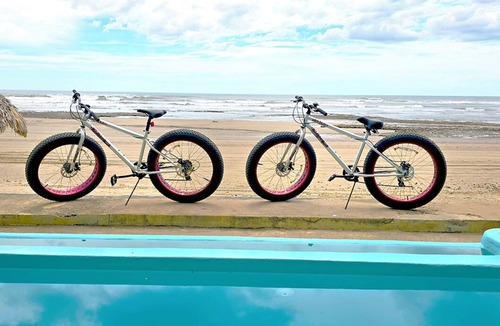 Pochomil House | Romantic beachfront Casita with Pool, AC, Surfing & Beautiful Sunsets - Sleeps 4