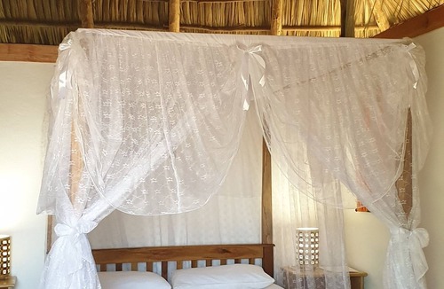 San Juan de Oriente Cabin | San Simian Lodge