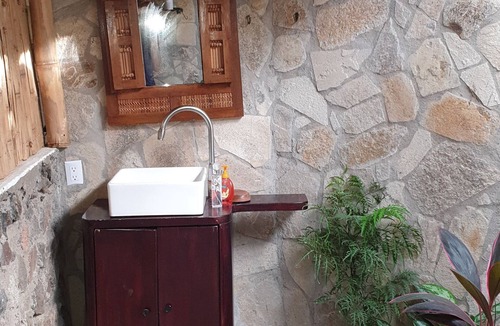 San Juan de Oriente Cabin | San Simian Lodge