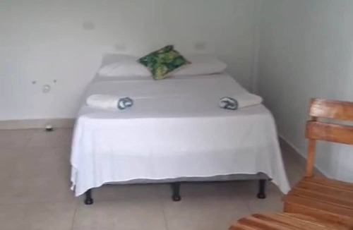Corn Island Hotel | Simple Garden Room with Access to Oceanfront Pool