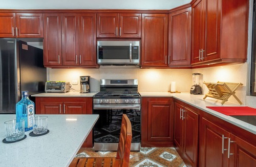 Managua House | Spacious 5-bedroom house in welcoming Managua with WiFi, AC