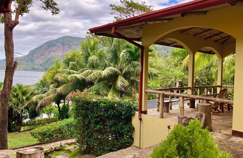 La Laguna Villa | Stunning Secluded Lakefront Villa for Families and Groups - Pet Friendly!
