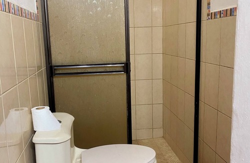 Leon House | Sunrise Guest House: Cozy rooms, Spanish lessons, tours, and shuttles in León.