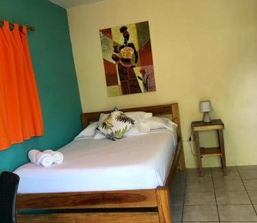 Little Corn Island Hotel | Sunshine Hotel Little Corn Island
