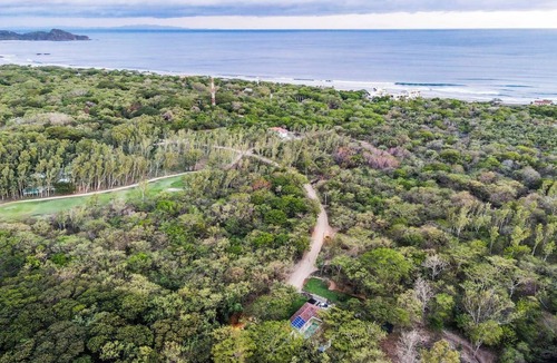 Playa Colorado Villa | Surf Villa in Hacienda Iguana | Pool | Bikes