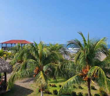 Poneloya Hostel | Surfing Turtle Lodge