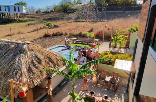 Rivas Hostel | Tipsy Gypsy Bar & Hotel