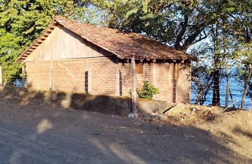 Santa Cruz Cabin | Waterfront Cabin in Charming Ometepe Isle Volcano-Epic Dark Sky Night Stargazing