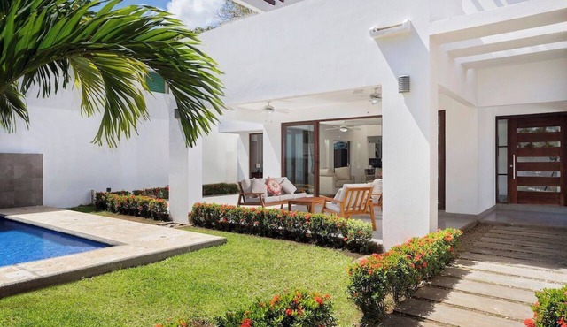 Beach House with Pool 1-Min Walk SJDS Bay in San Juan del Sur