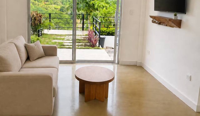 Brisa Apartment: tropical charm and pool in Sucio(San Juan del Sur)