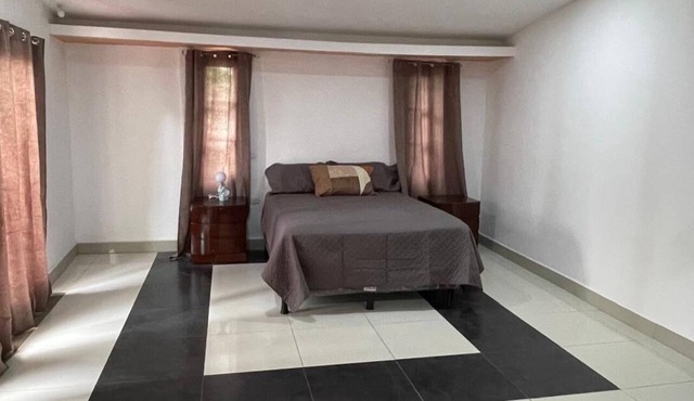 Charming 4-bedroom house in Managua perfect for your getaway near everything ! in Managua