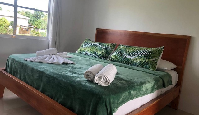 Emerald Luxe Suites