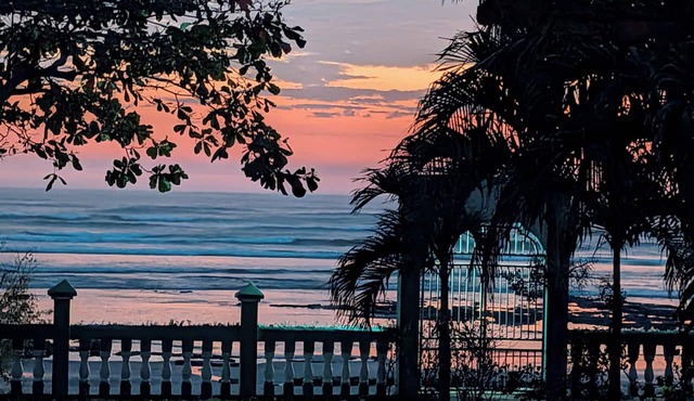 La Casa de la Playa - Oceanfront - Sleeps 11 in Masachapa