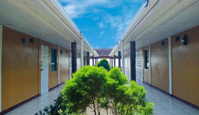 Miraflores Beach Lodge