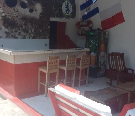 Restaurante polaco and a room for rent.