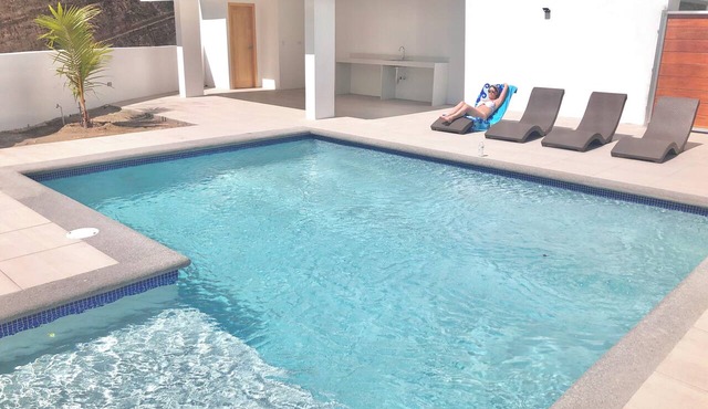 Stylish/Cozy Beach Apt Just Minutes from SJDS Bay