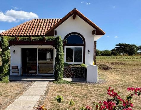 T14 - Eco Friendly 2BR Tiny Home by Veritas Pacifica