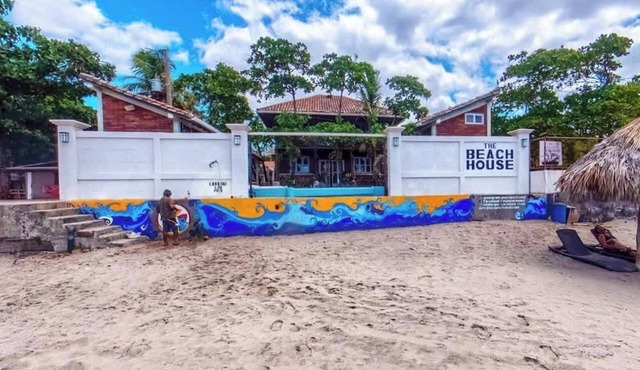 Two Beachfront Casitas for 8 | Pool, A/C, Wi-Fi & Cable TV in Pochomil