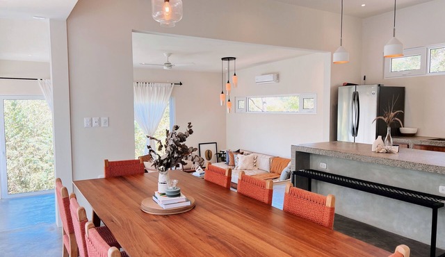 Your Maderas LUXURY SANCTUARY - AC, fast WIFI, Walk to Surf/Beach