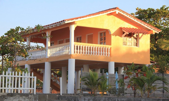 San Diego House | Sunset waves. In Front of The House Lies One of The Best Waves In Nicaragua.