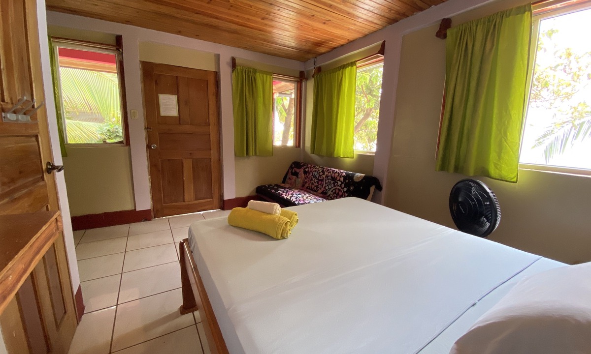Little Corn Island Hotel | Las Palmeras Beachfront Hotel