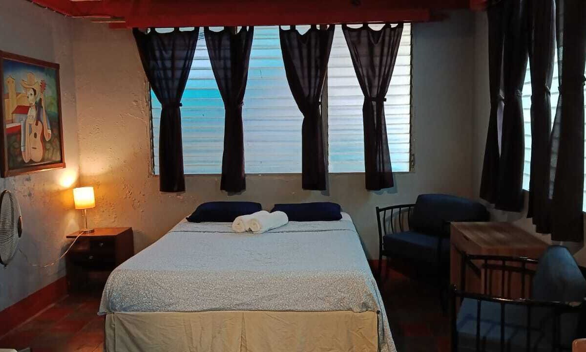 Leon Hostel | Hostal Harvest House