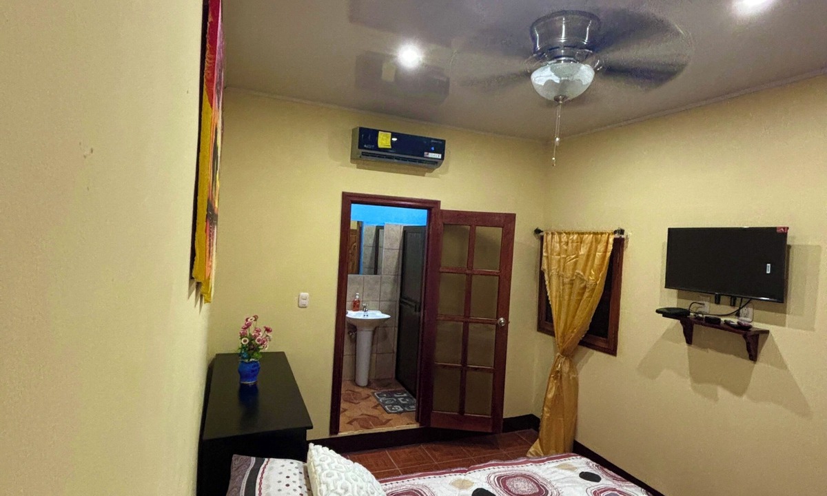 Granada House | GRANADOS GUEST HOUSE