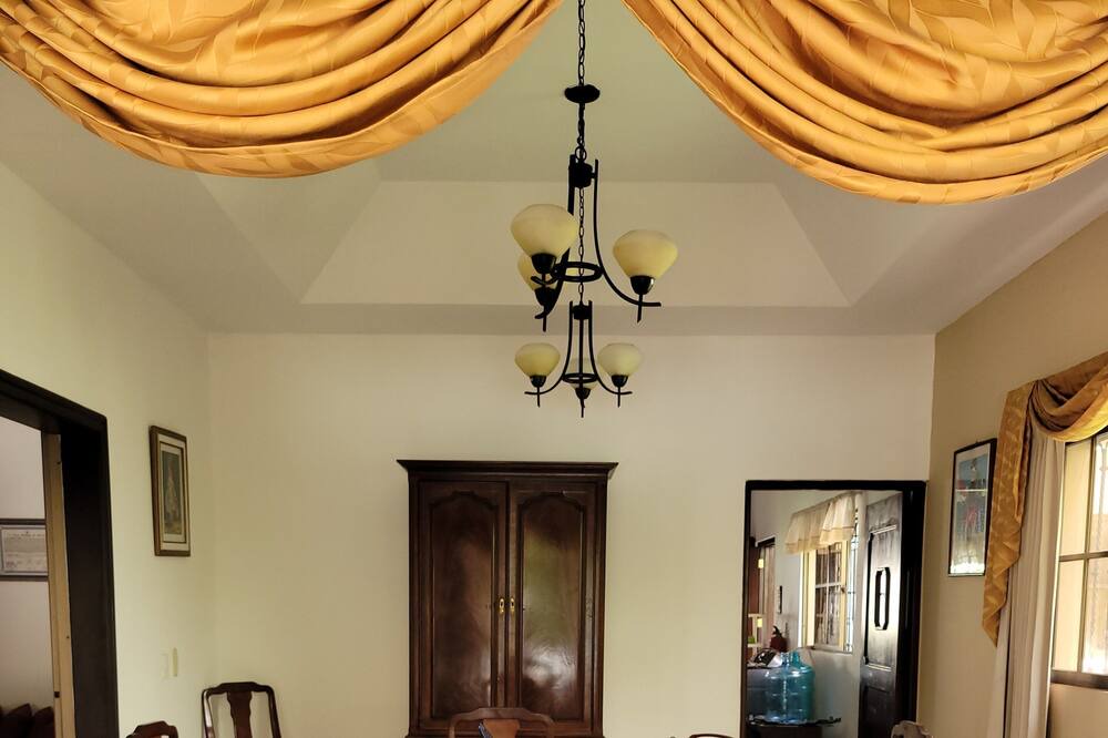 Managua House | Casa Entera con Alberca en las Colinas Managua, Apta Para Familias