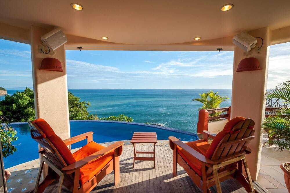 Photo of Patio Balcony in Pacific Marlin