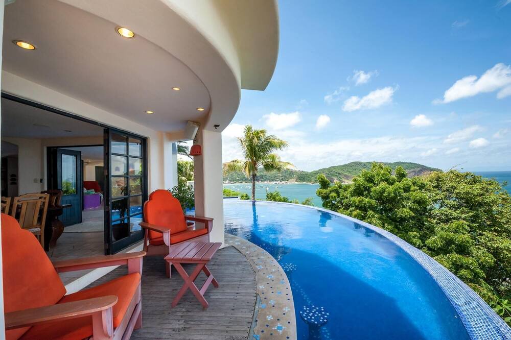 Photo of Patio Balcony in Pacific Marlin