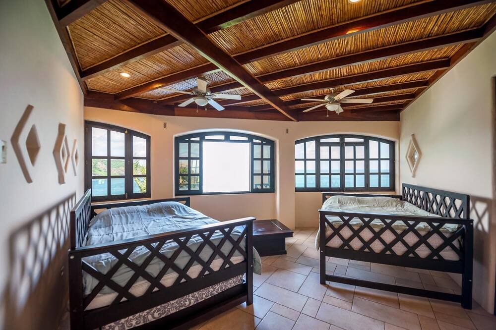 Photo of Bedroom in Pacific Marlin