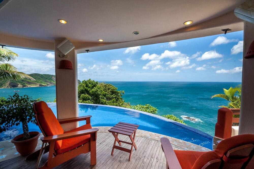 Photo of Patio Balcony in Pacific Marlin