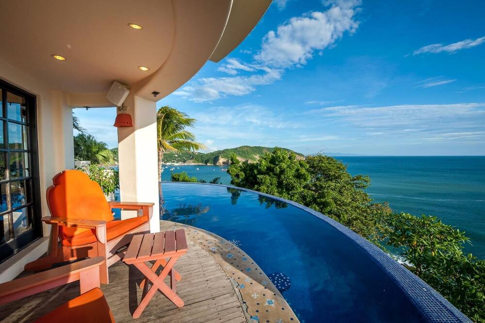 Photo of Patio Balcony in Pacific Marlin