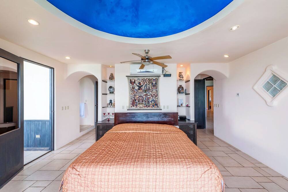 Photo of Bedroom in Pacific Marlin