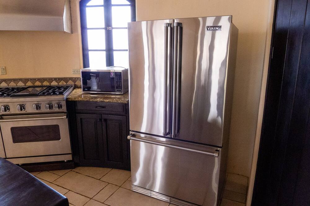 Photo of Kitchen in Pacific Marlin