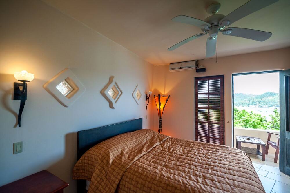 Photo of Bedroom in Pacific Marlin