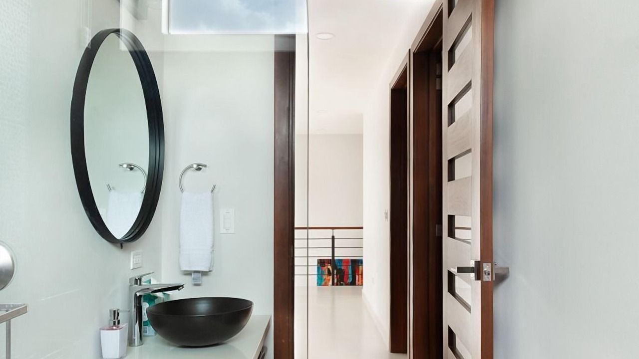 Photo of Bathroom in Pacific Marlin